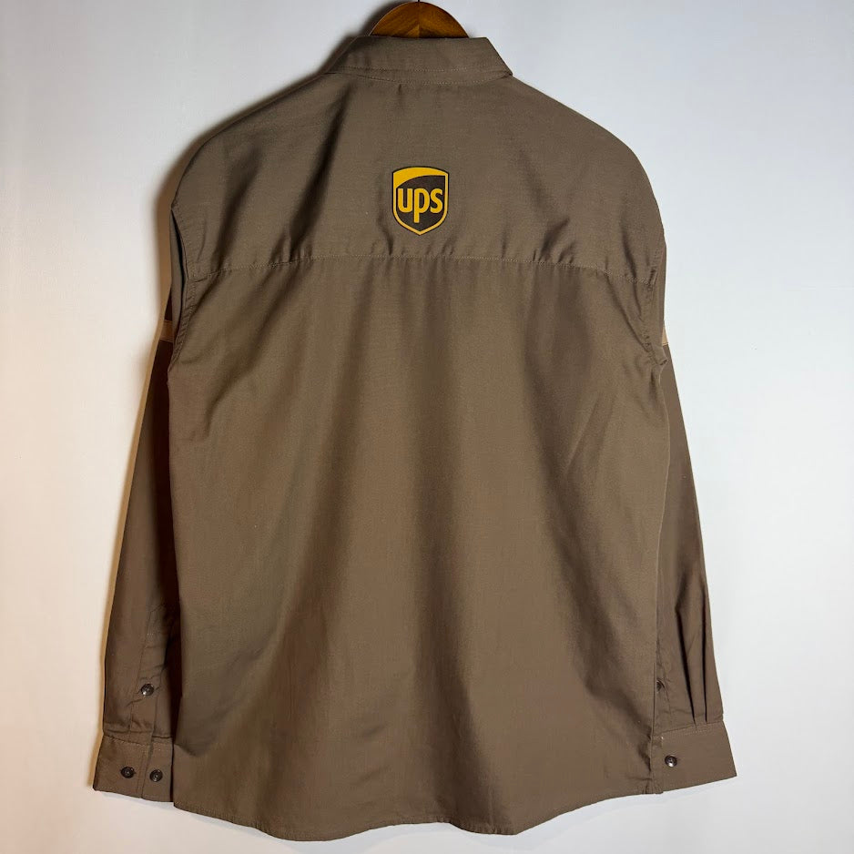 UPS ワークシャツ｜世界を運ぶ人たちのユニフォーム
