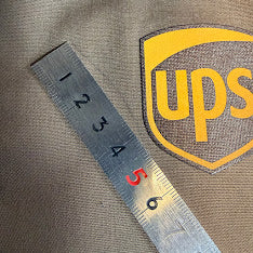 UPS ワークシャツ｜世界を運ぶ人たちのユニフォーム