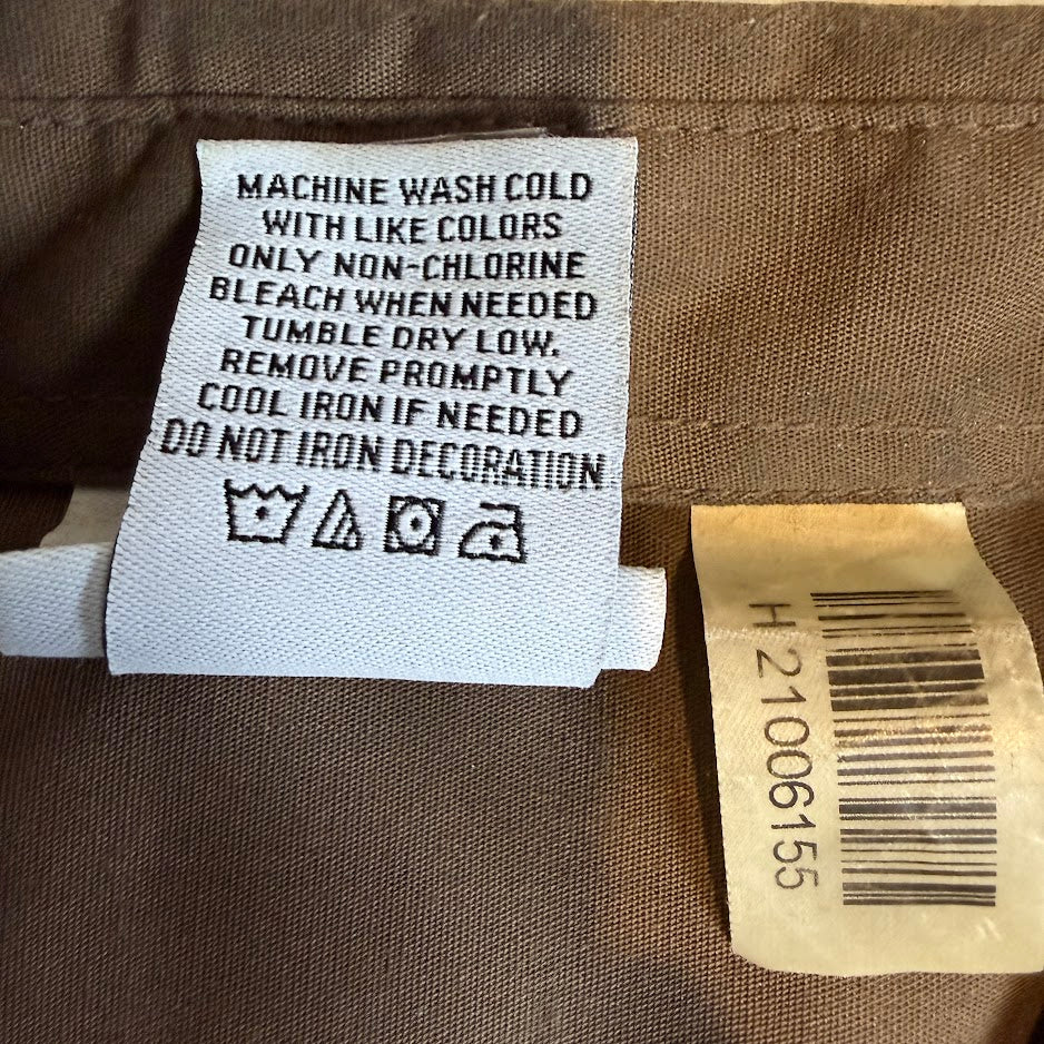 UPS ワークシャツ｜世界を運ぶ人たちのユニフォーム