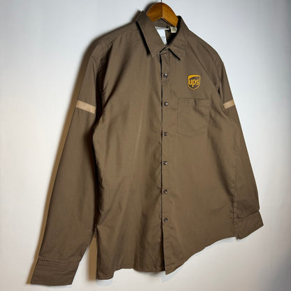 UPS ワークシャツ｜世界を運ぶ人たちのユニフォーム