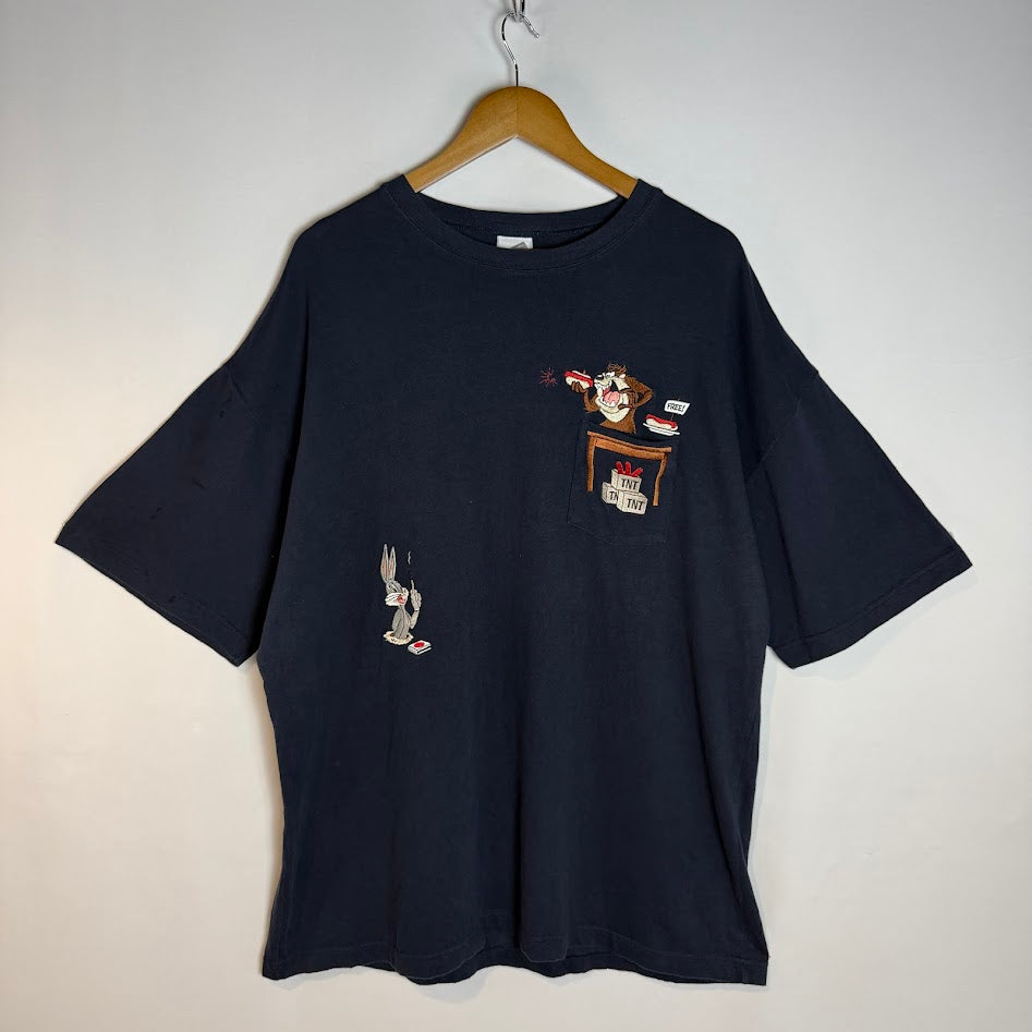 ⭐️1999年 Warner Bros. Studio Store 刺繍ポケットTシャツ｜ルーニー・テューンズ タズ＆バッグス・バニー オフィシャル XXLサイズ